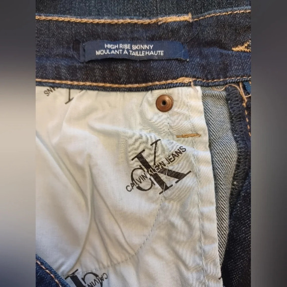 Calvin Klein EUC Darkwash High Rise Skinny Jeans Size 8 - Picture 9 of 10